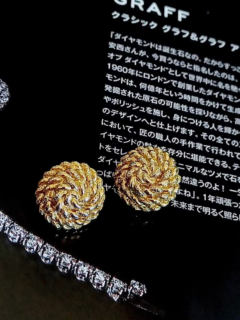 vintage jewelry  古典金色立體繩結狀 夾式耳環