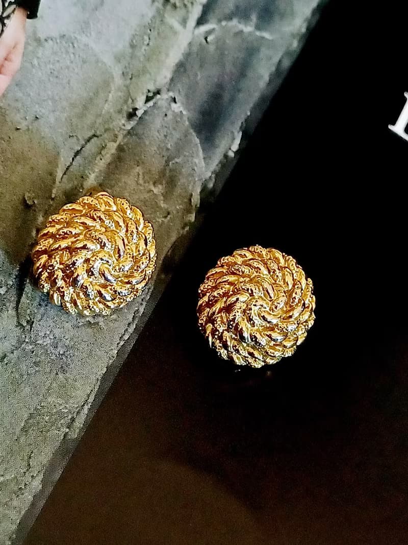 vintage jewelry  古典金色立體繩結狀 夾式耳環