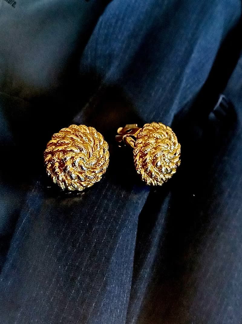 vintage jewelry  古典金色立體繩結狀 夾式耳環