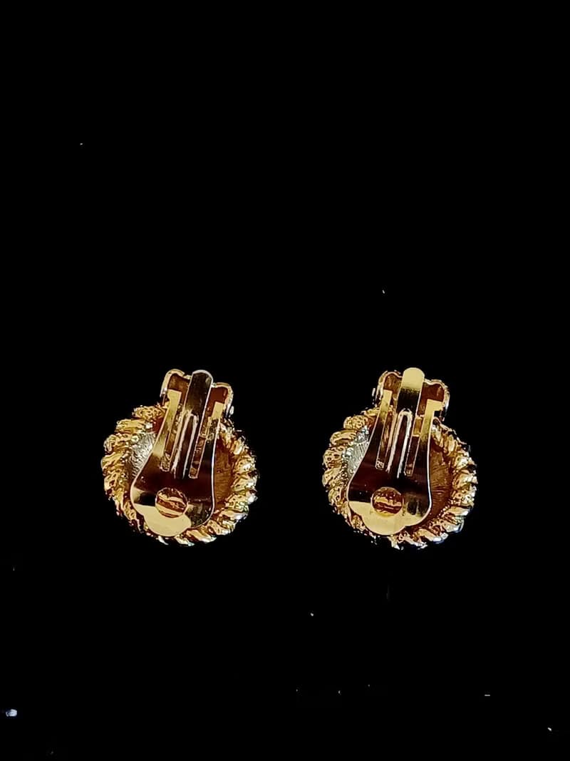 vintage jewelry  古典金色立體繩結狀 夾式耳環