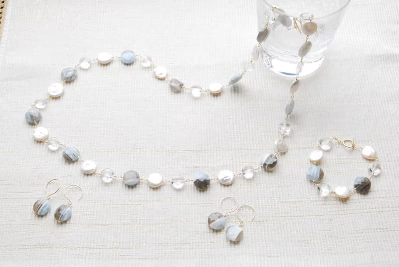 コイン型パールとストーンのブレスレット　ブルーオパール　１４kgf