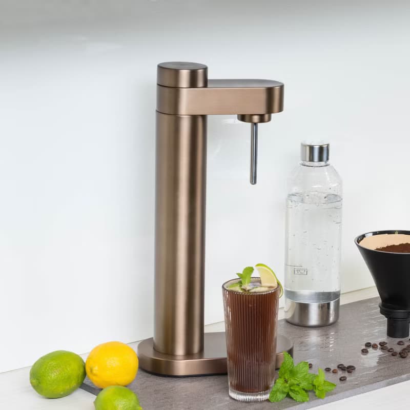丹麥Stelton Brus 氣泡水機-古銅+Spiegelau Lifestyle玻璃水瓶組