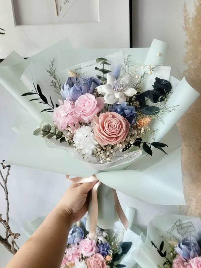 海藏設計│清新粉藍。永生玫瑰乾燥花束 /情人節/畢業花束