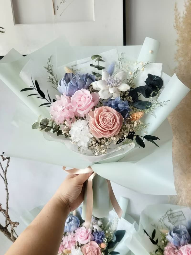 海藏設計│清新粉藍。永生玫瑰乾燥花束 /情人節/畢業花束