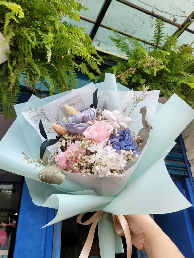 海藏設計│清新粉藍。永生玫瑰乾燥花束 /情人節/畢業花束