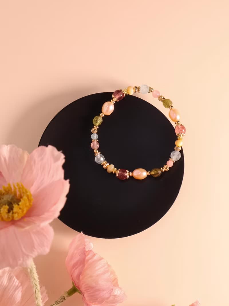 緞帶。橘粉淡水珍珠 海水藍寶 草莓晶 14K包金 水晶礦石手鍊