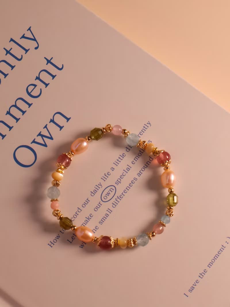 緞帶。橘粉淡水珍珠 海水藍寶 草莓晶 14K包金 水晶礦石手鍊