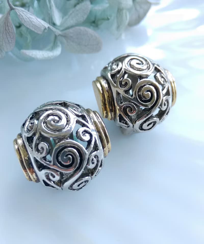 Vintage Jewelry 西洋古董飾品 冷色調 立體 惡魔果實 夾式耳環