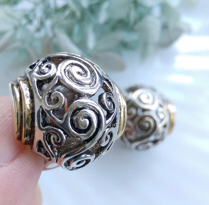 Vintage Jewelry 西洋古董飾品 冷色調 立體 惡魔果實 夾式耳環