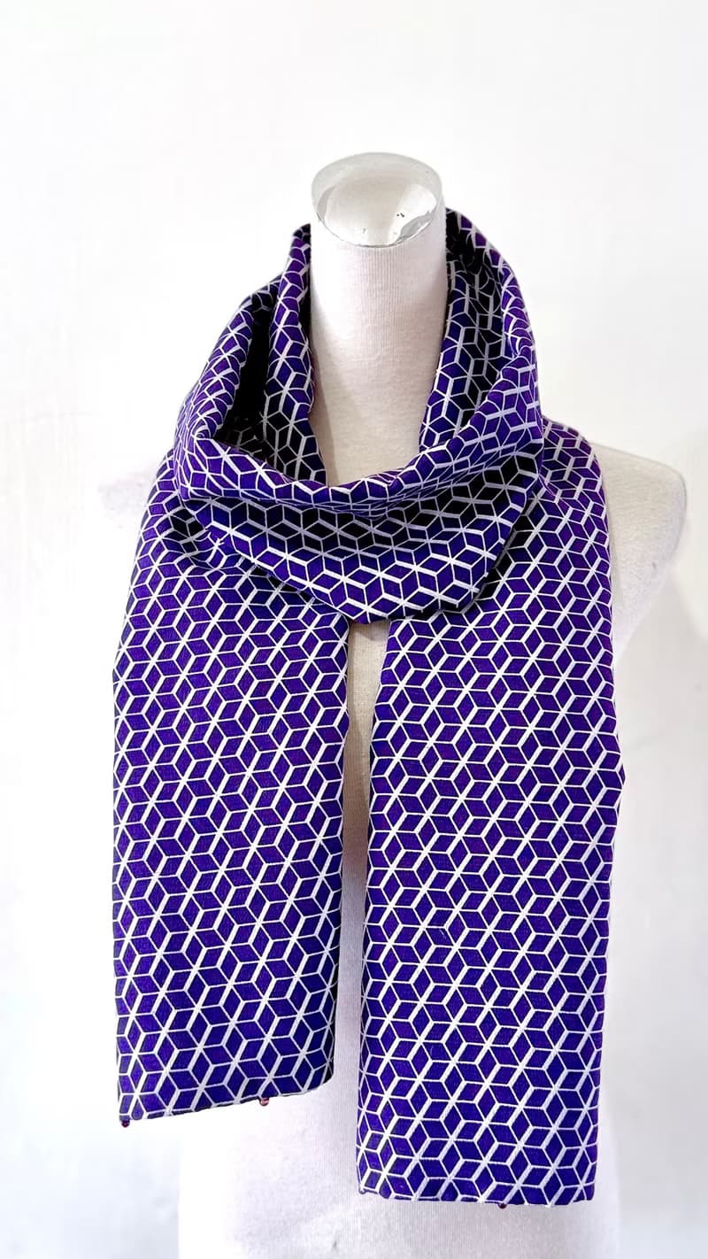 純手作絲質紫色幾何格撞色磚紅線條晚霞黑色灰階點點雲朵圍巾披肩