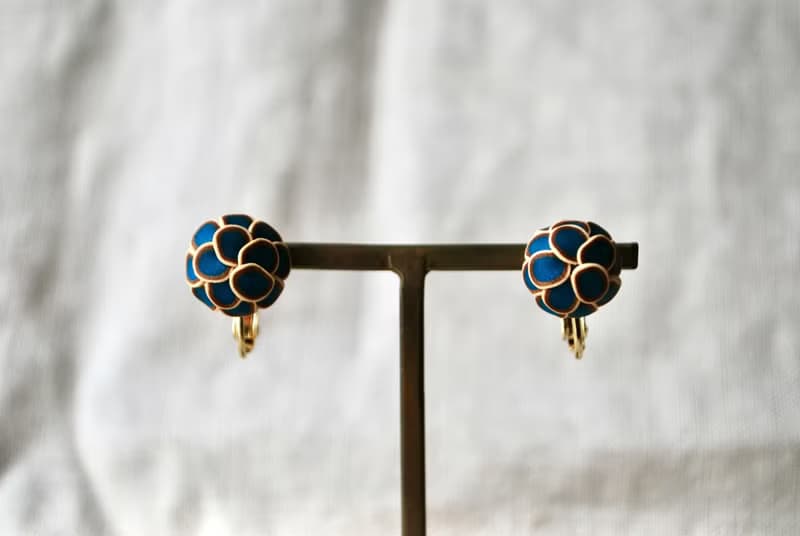 小さなぶつぶつ丸ピアス・イヤリング bluegreen gold kinari