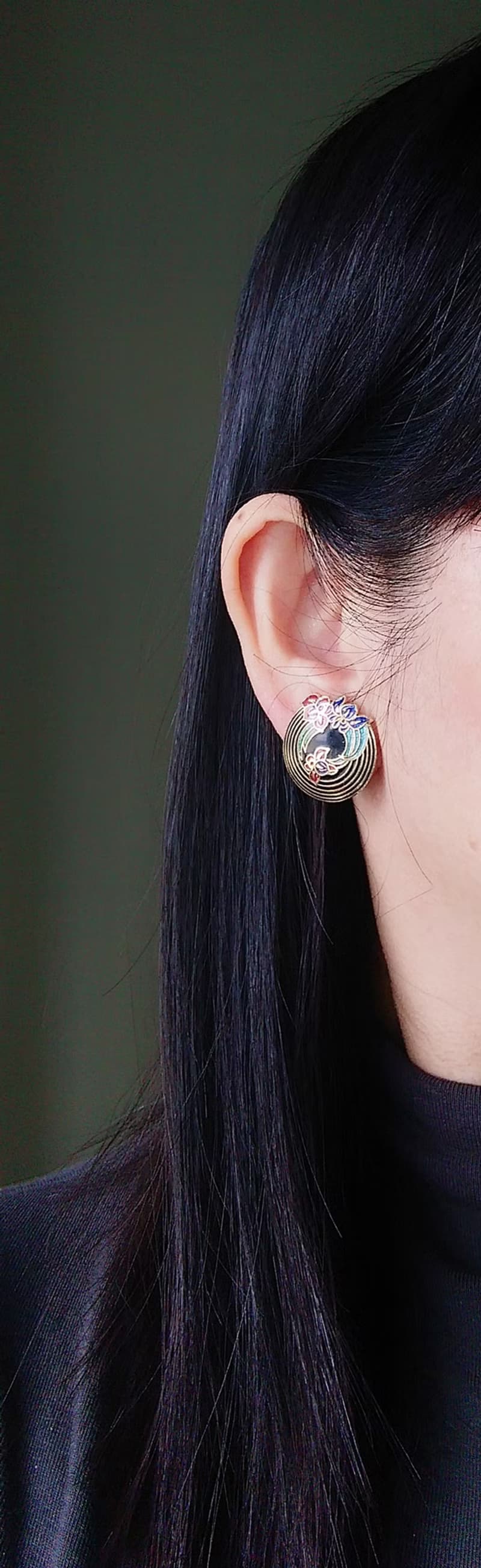 【西洋古董飾品 】景泰藍 黑底優美 花卉 夾式耳環