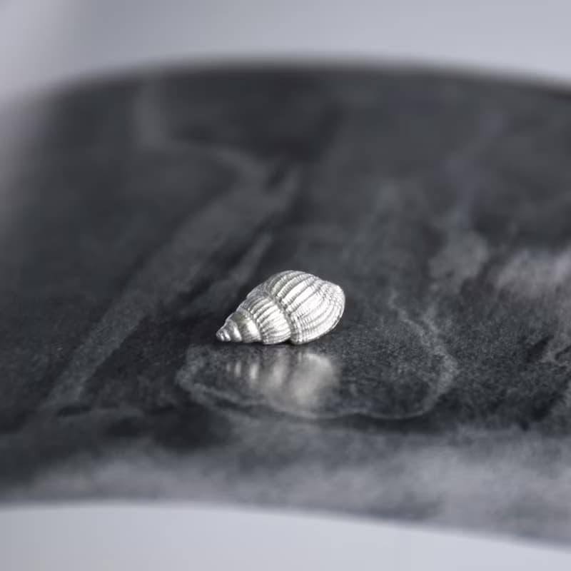 原創手作 海螺貝殼海洋生物織紋螺純銀耳釘 一對