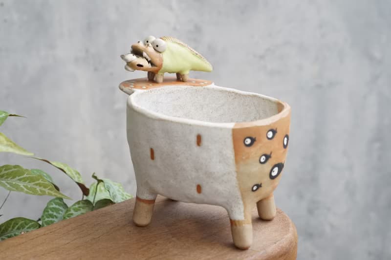 Plant pot with a crocodile ,lithops,cactus,ceramics,pottery,handmade