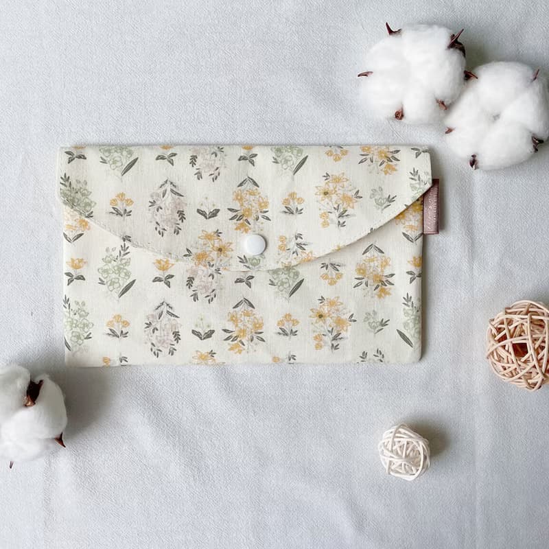 黃色花束 萬用收納袋 口罩收納袋 存摺袋 化妝包 收納袋