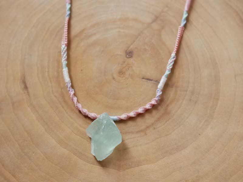 N50/SS24~ 粉晶 l 藍綠螢石 l 蠟線 l 手工編織 l 原礦項鍊
