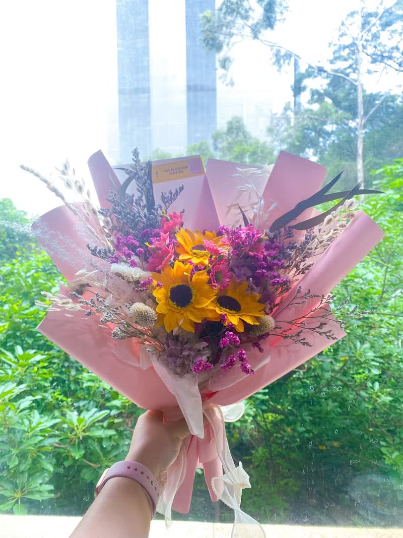 粉色太陽花花束