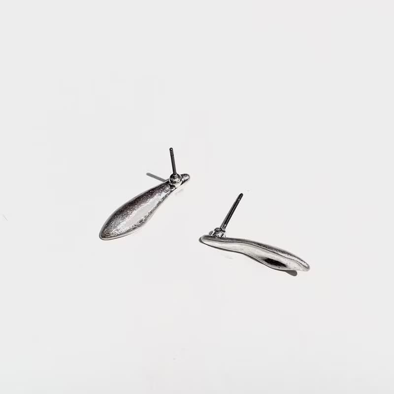 羽毛造型金屬耳環 Feather earrings
