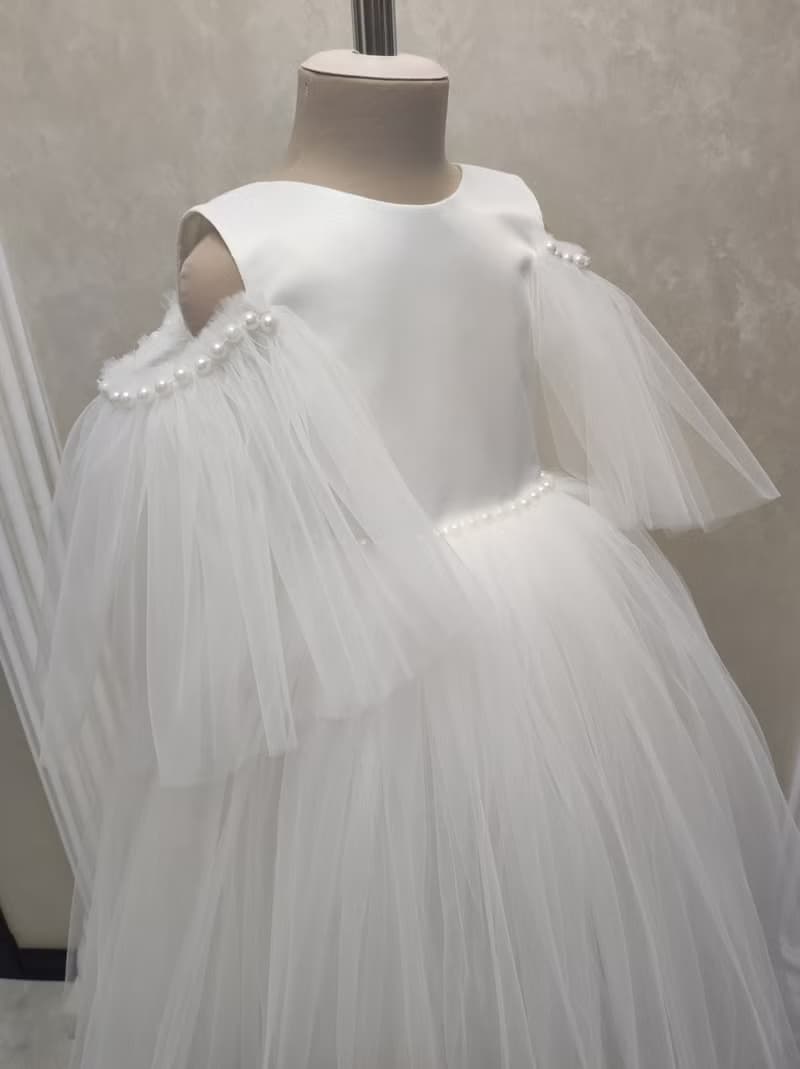 用於婚禮、生日、第一次聖餐、音樂會和其他場合的緞面花童禮服