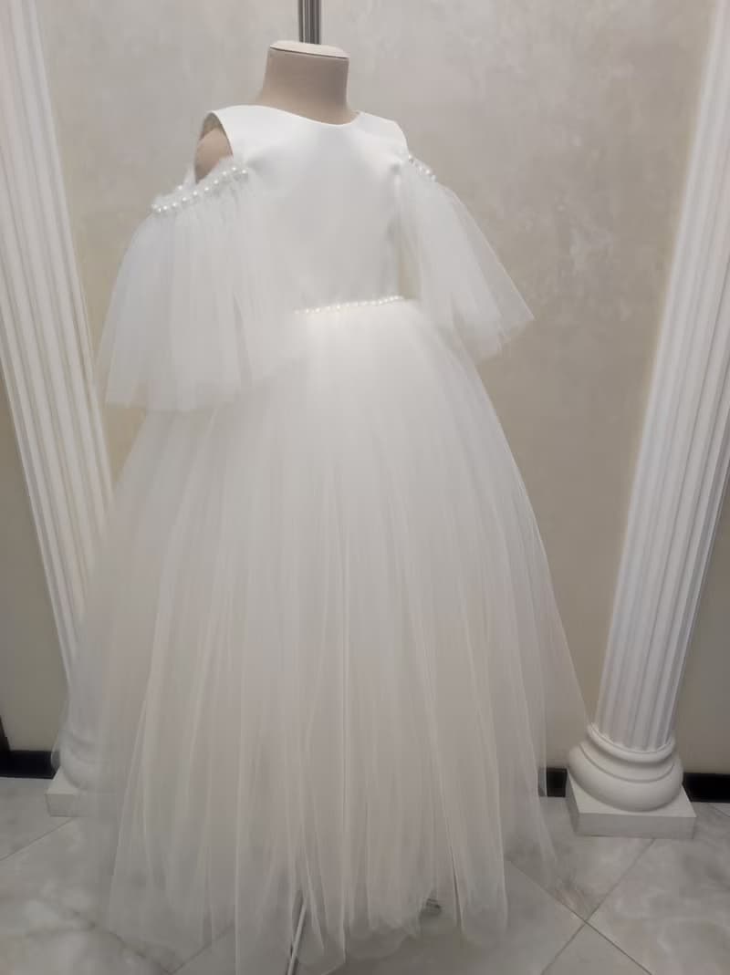 用於婚禮、生日、第一次聖餐、音樂會和其他場合的緞面花童禮服