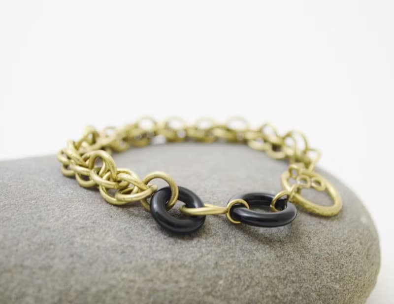 不能歸類系列-圈圈圈‧黑瑪瑙‧黃銅手鍊