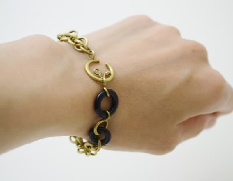 不能歸類系列-圈圈圈‧黑瑪瑙‧黃銅手鍊