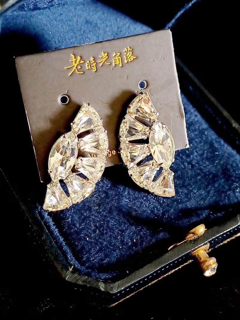 vintage jewelry  絢麗扇形萊茵 夾式耳環