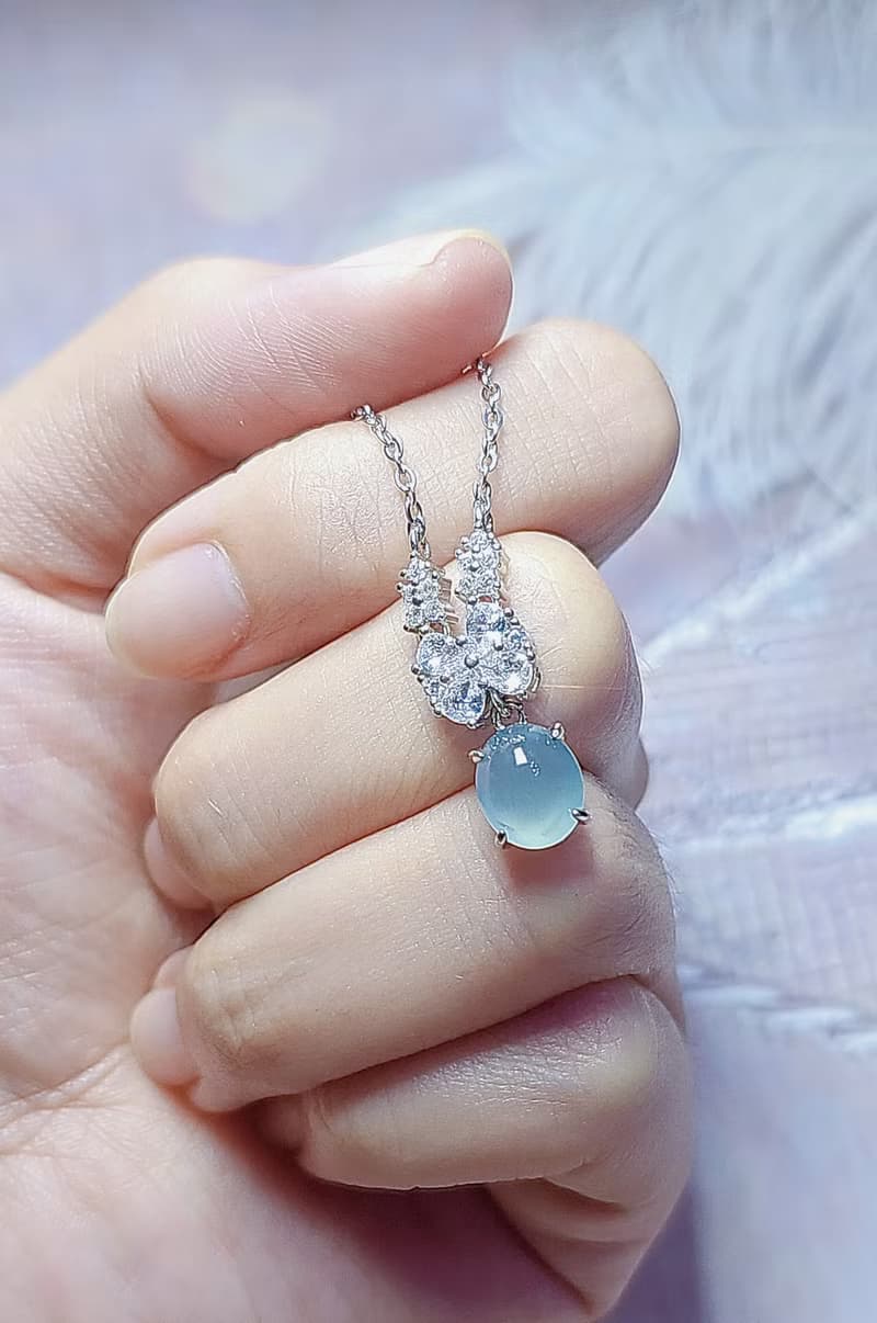 送禮|夢幻天空藍|A貨翡翠高冰天空藍膠大蛋面9mm純銀鍍18k項鍊