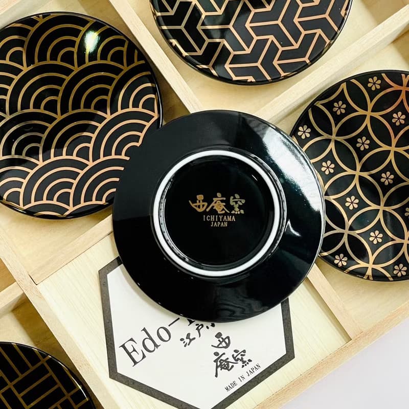 【送禮推薦】美濃燒西庵窯-江戶小紋手工小皿木盒禮盒(金紋亮黑)