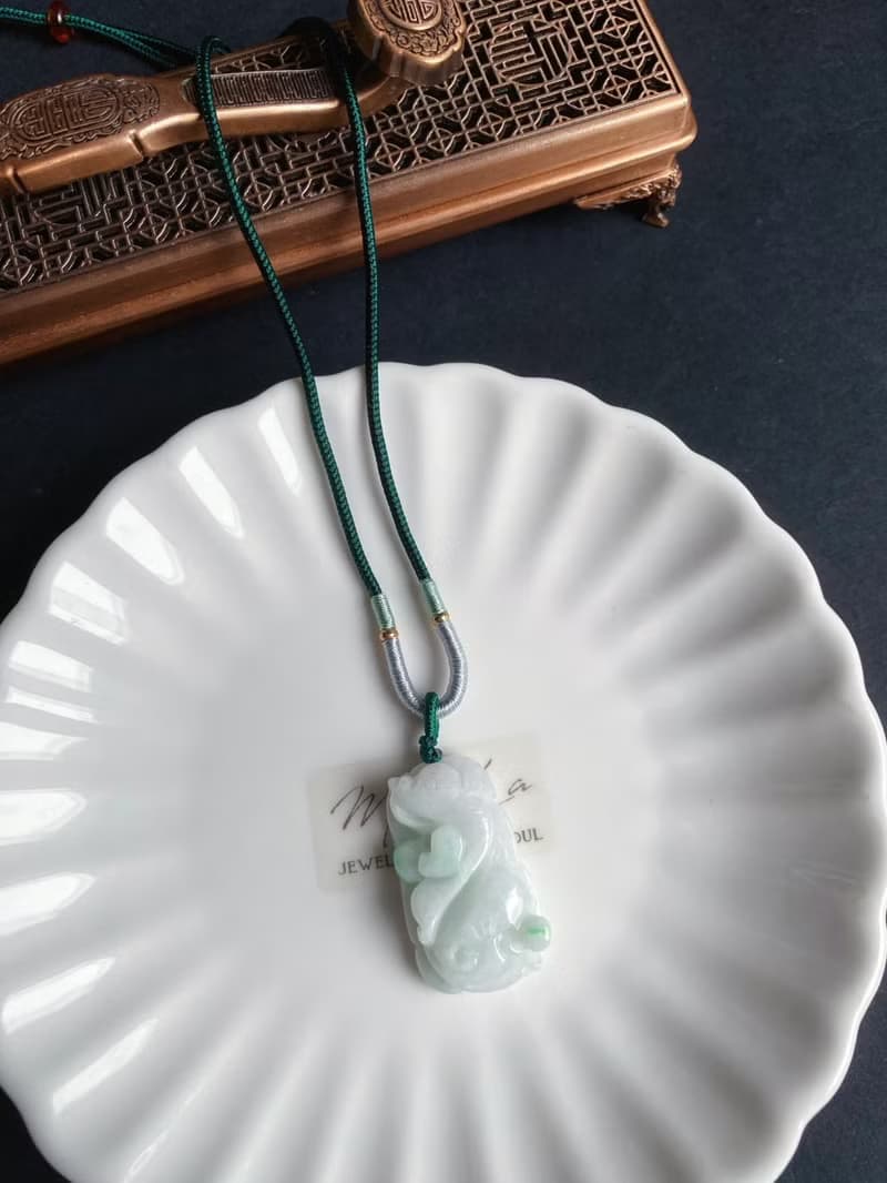 天然緬甸玉翡翠 白底青飄陽綠 荷葉魚 翡翠 禮物 天然石 項鍊