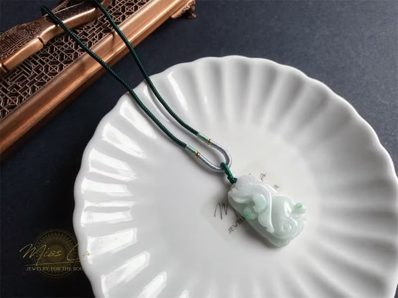 天然緬甸玉翡翠 白底青飄陽綠 荷葉魚 翡翠 禮物 天然石 項鍊