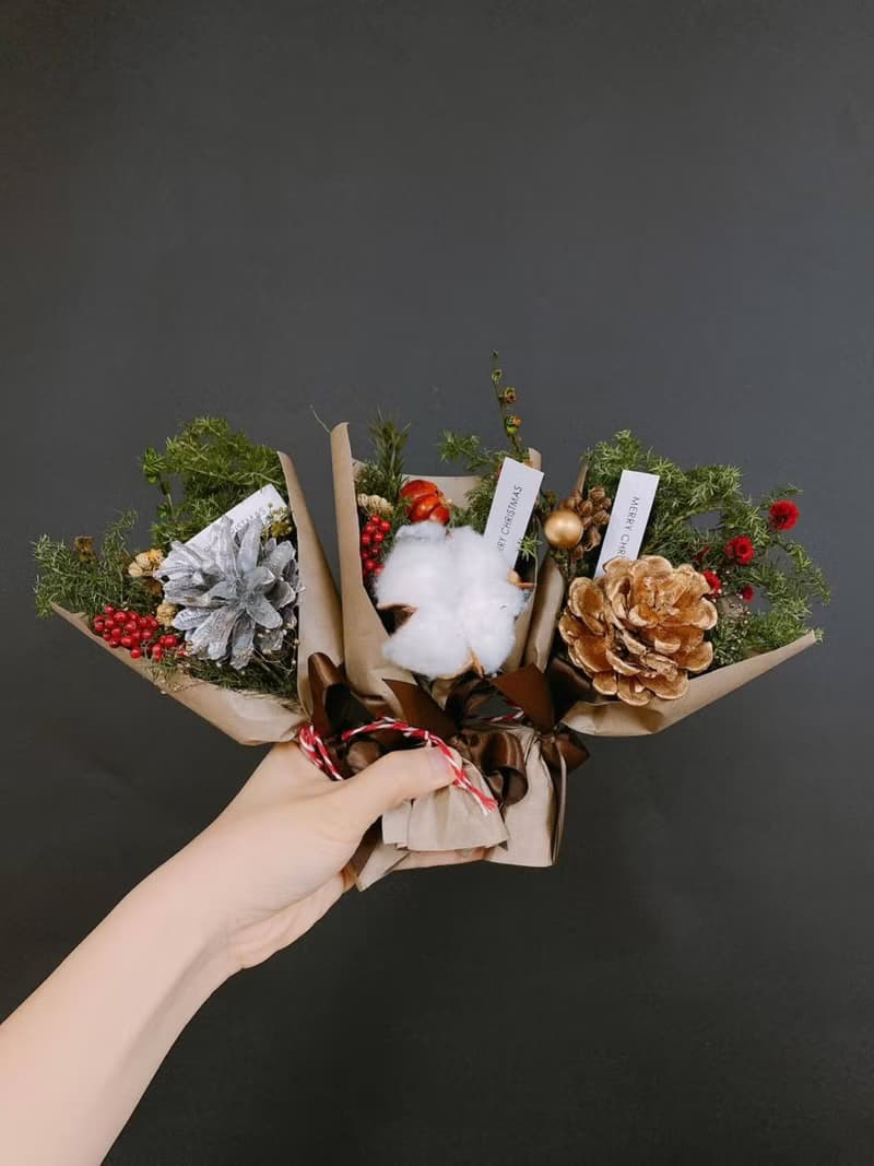 聖誕小花束 交換禮物 迷你小花罐 雪松花束香氛 加送燈串