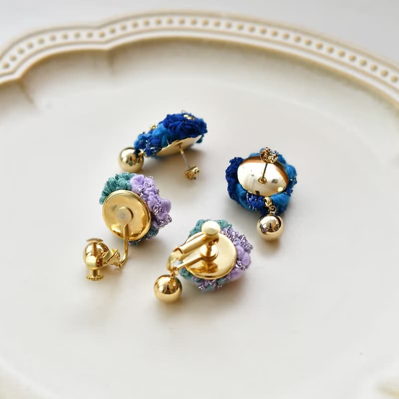 あじさいピアス・イヤリング/White