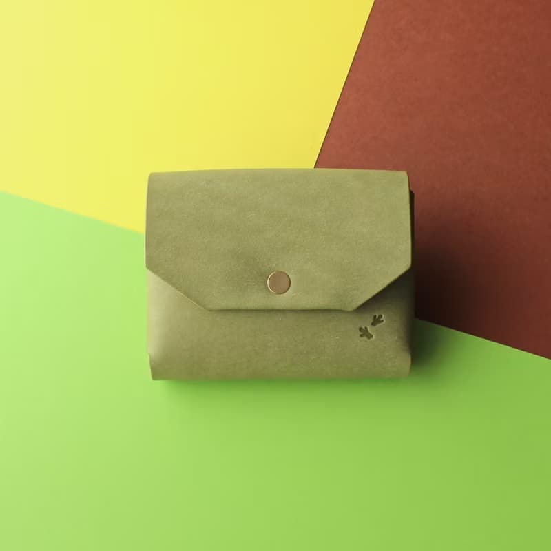 カピバラデザインのコンパクト財布　グリーン×ダークブラウン×イエロー  皮夾 牛皮 皮革 錢包 銀包 手作