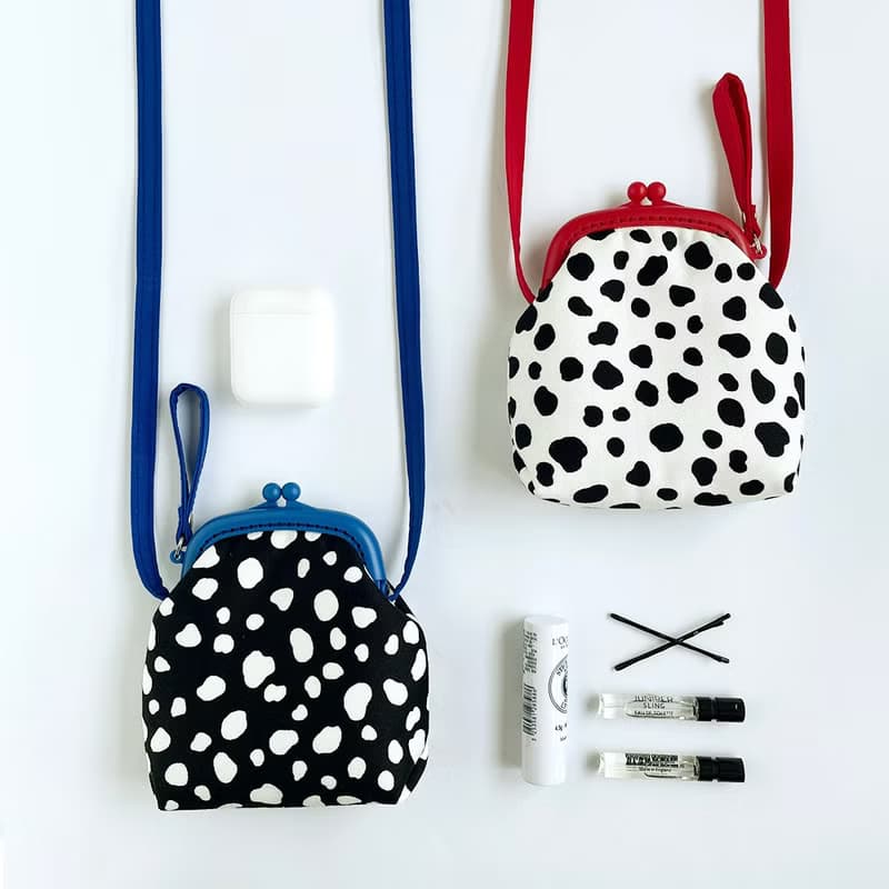 時尚感大麥町紋塑膠口金迷你斜揹包/零錢包/黑/白