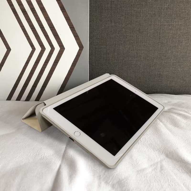 【平板保護套】奶茶色的慵懶 iPad case 皮革平板保護殼