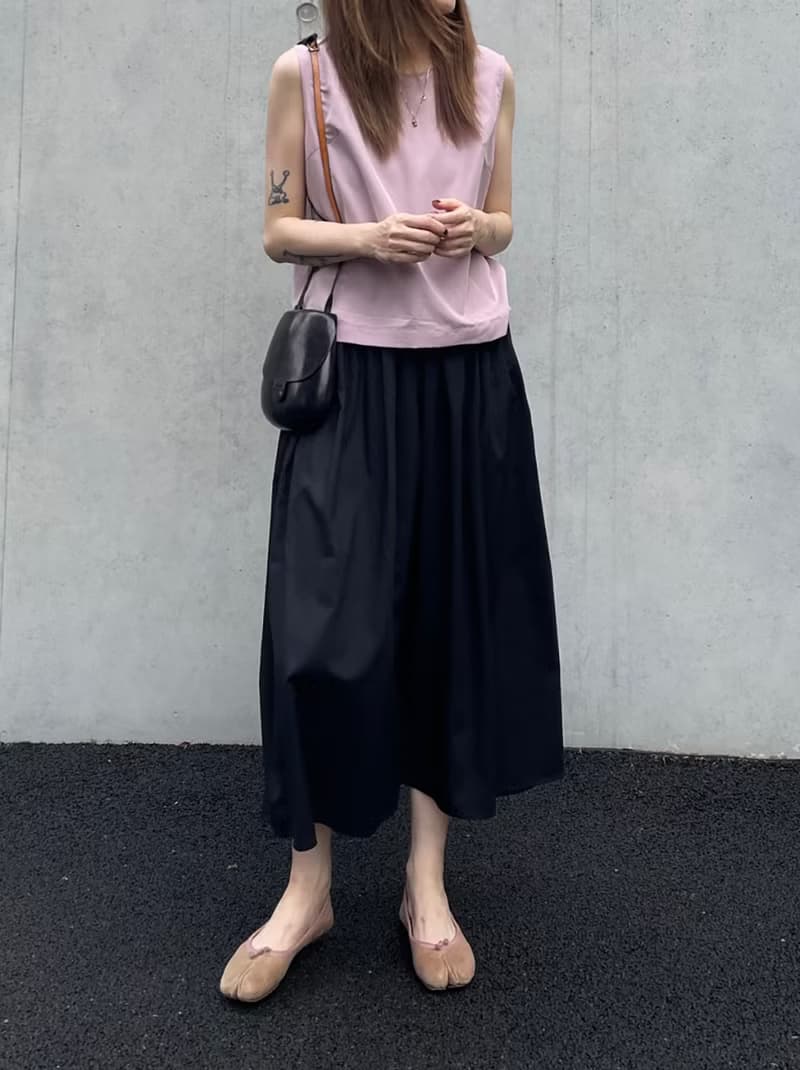 粉色小背心 Ash pink tank