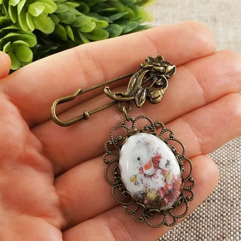 Cute Bunny Rabbit Hare Porcelain Cameo Bronze Flower Floral Brooch Pin Jewelry