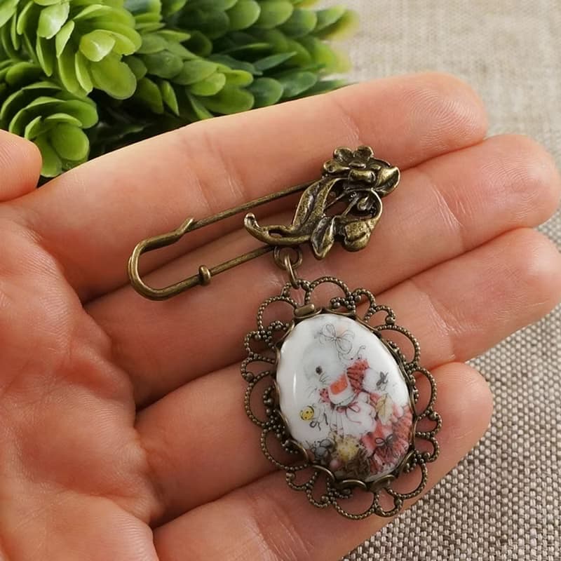 Cute Bunny Rabbit Hare Porcelain Cameo Bronze Flower Floral Brooch Pin Jewelry