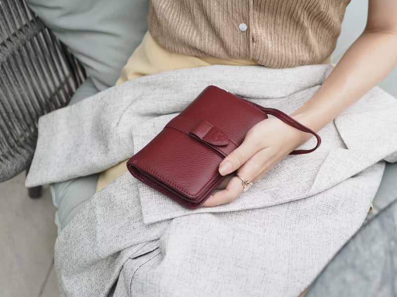 Iris (Burgundy) : Medium wallet, Leather wallet, Red wallet, folded wallet