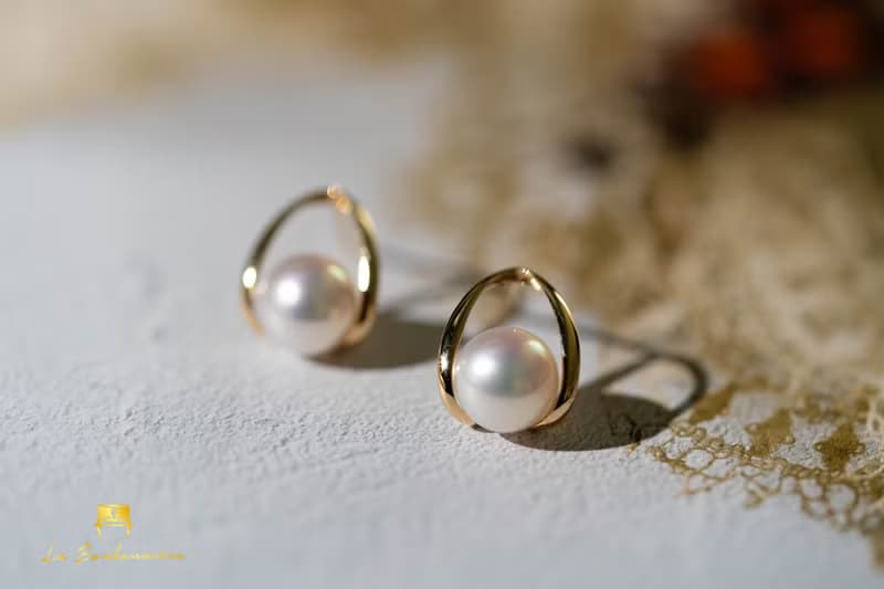 Limpid | 7.5-8mm 澄澈 V型貼耳珍珠耳環/耳針 日本Akoya海水珍珠