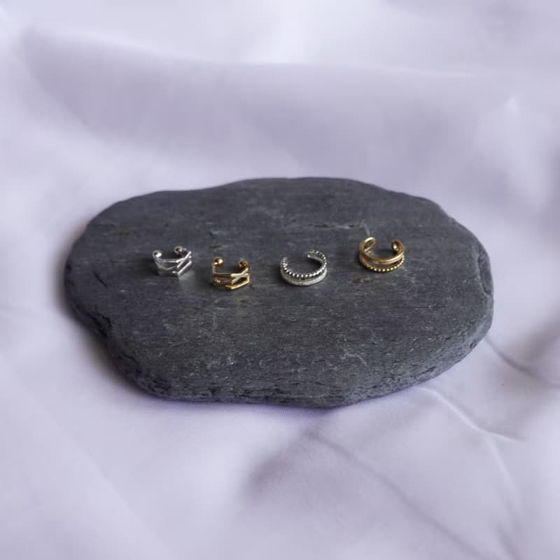 Simple Cuff/ 簡約點綴耳骨夾 稜角款