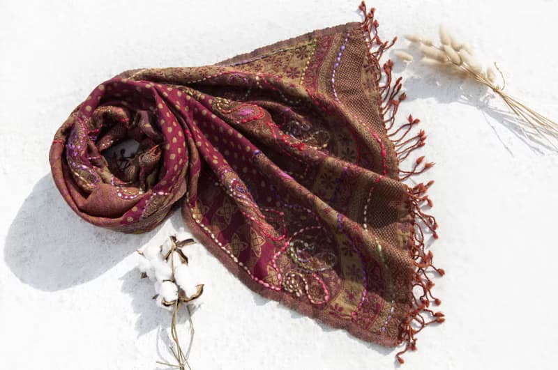 羊絨毯刺繡羊毛披肩/針織圍巾/刺繡圍巾/羊絨披巾/喀什米爾Cashmere 聖誕禮物 情人節禮物 交換禮物 生日禮物-花