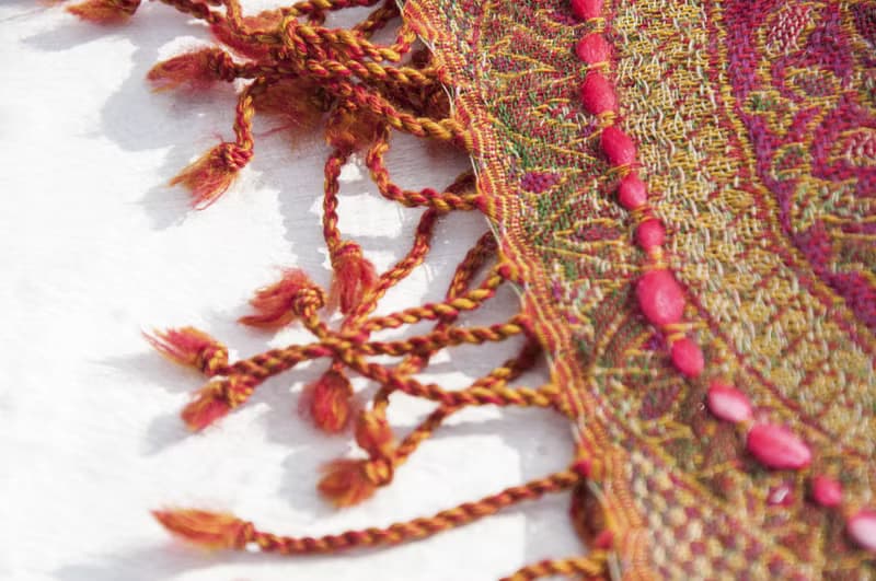 羊絨毯刺繡羊毛披肩/針織圍巾/刺繡圍巾/羊絨披巾/喀什米爾Cashmere 聖誕禮物 情人節禮物 交換禮物 生日禮物-花