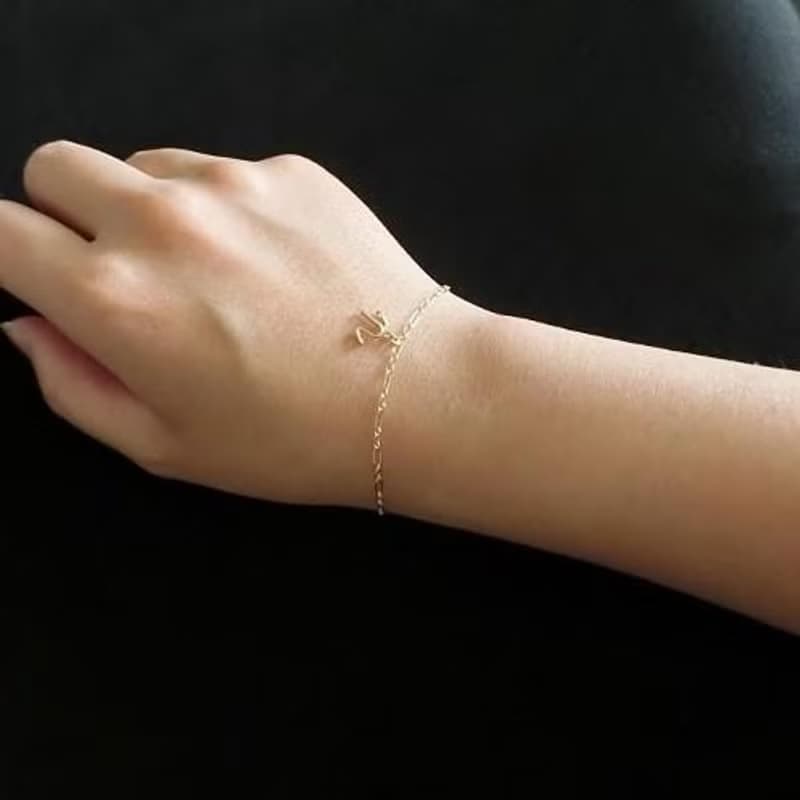 イニシャルチェーンブレスレット