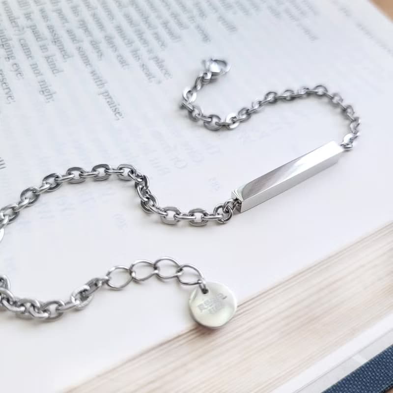 午夜邂逅。簡約直條造型//男女款//白鋼手鍊  不怕水不變色防過敏