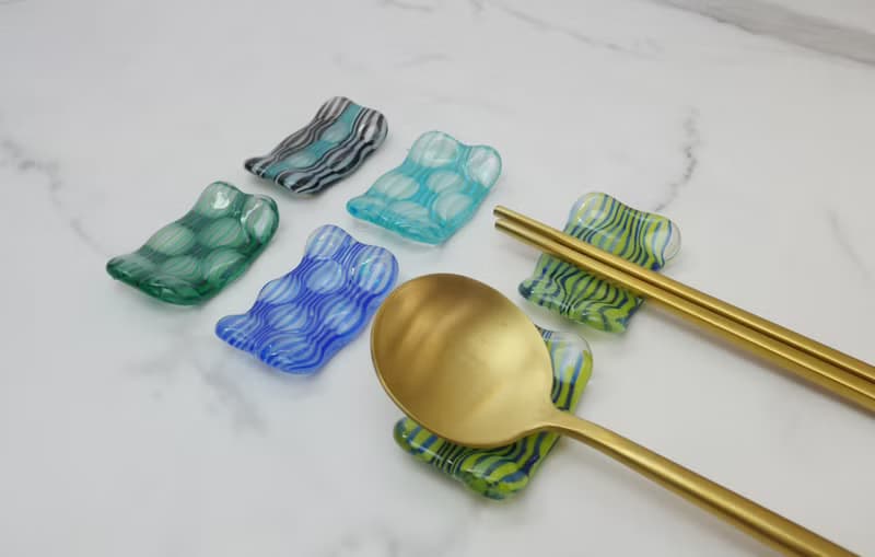 O6-5 餐桌上的生活工藝 – 琉璃餐具架 (一組2個) (D)