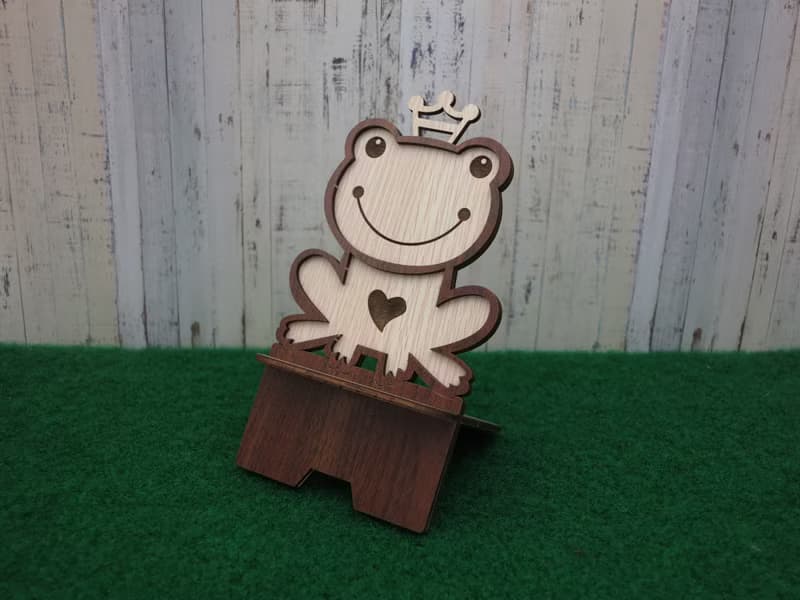 【教師節禮物】木頭手機座─青蛙王子