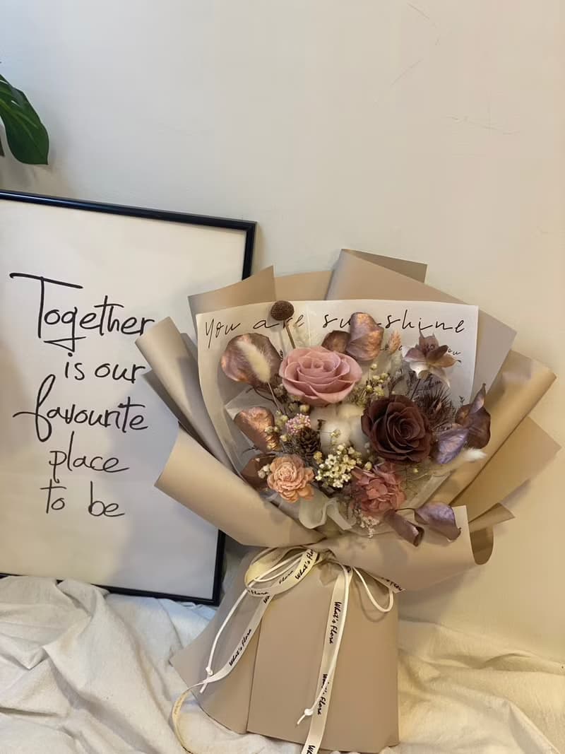 冷霧奶茶金\情人節花束\永生花花束