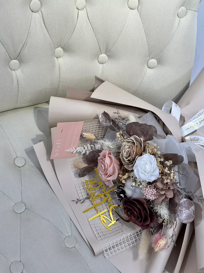 冷霧奶茶金\情人節花束\永生花花束